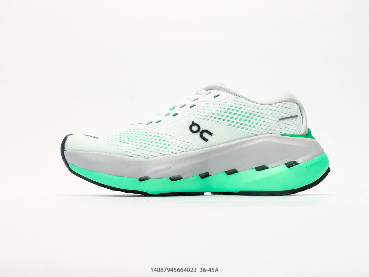 On cloud runner 3 max Green