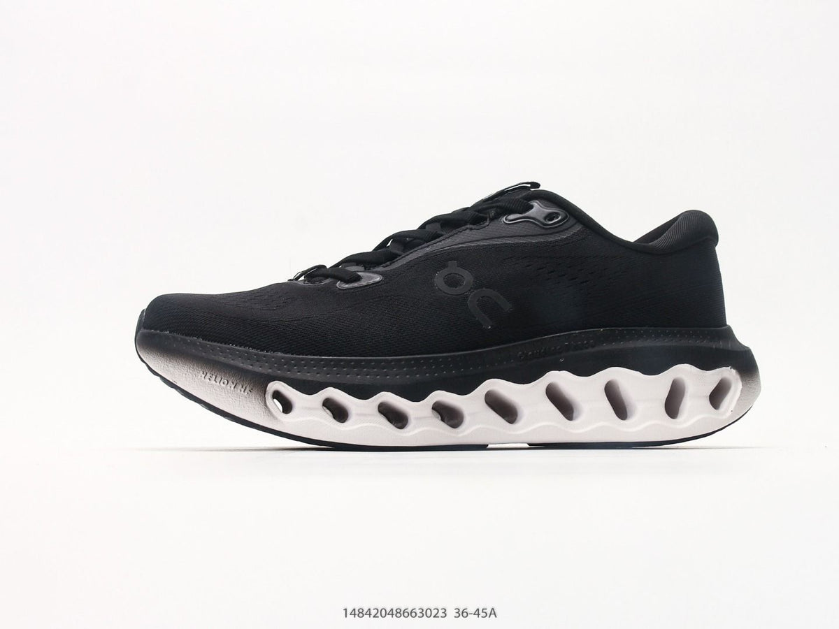 On cloud surfer 3 Black